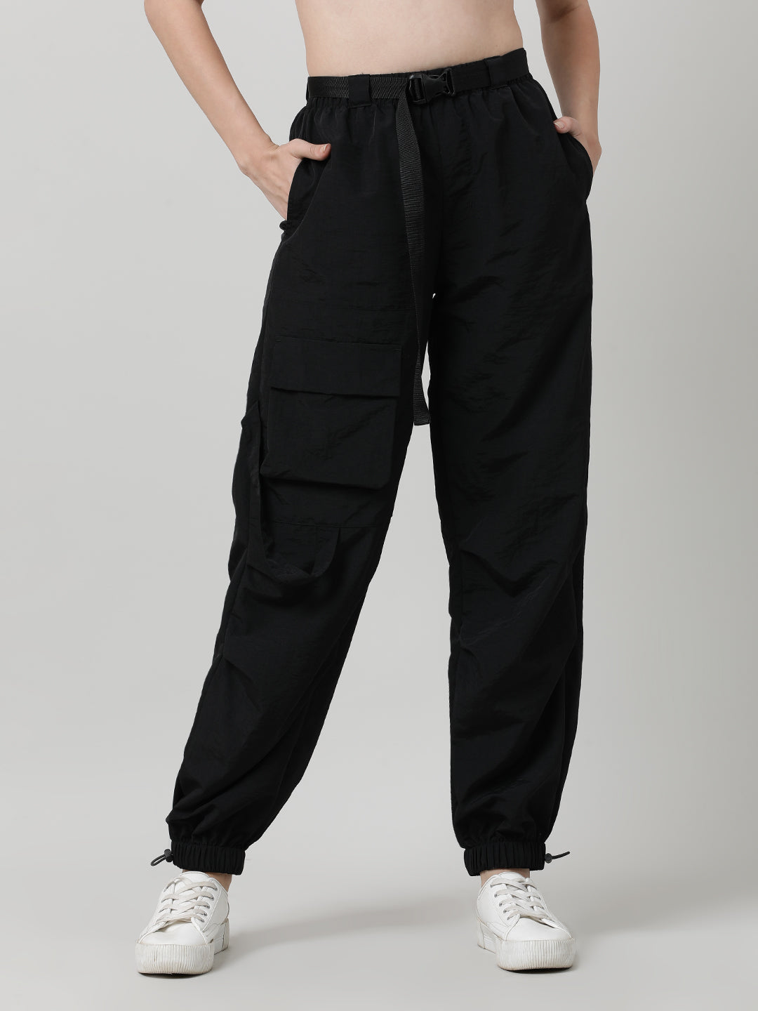 Women Black Parachute Fit Solid Cargo Joggers with Belt – MINTOBAY