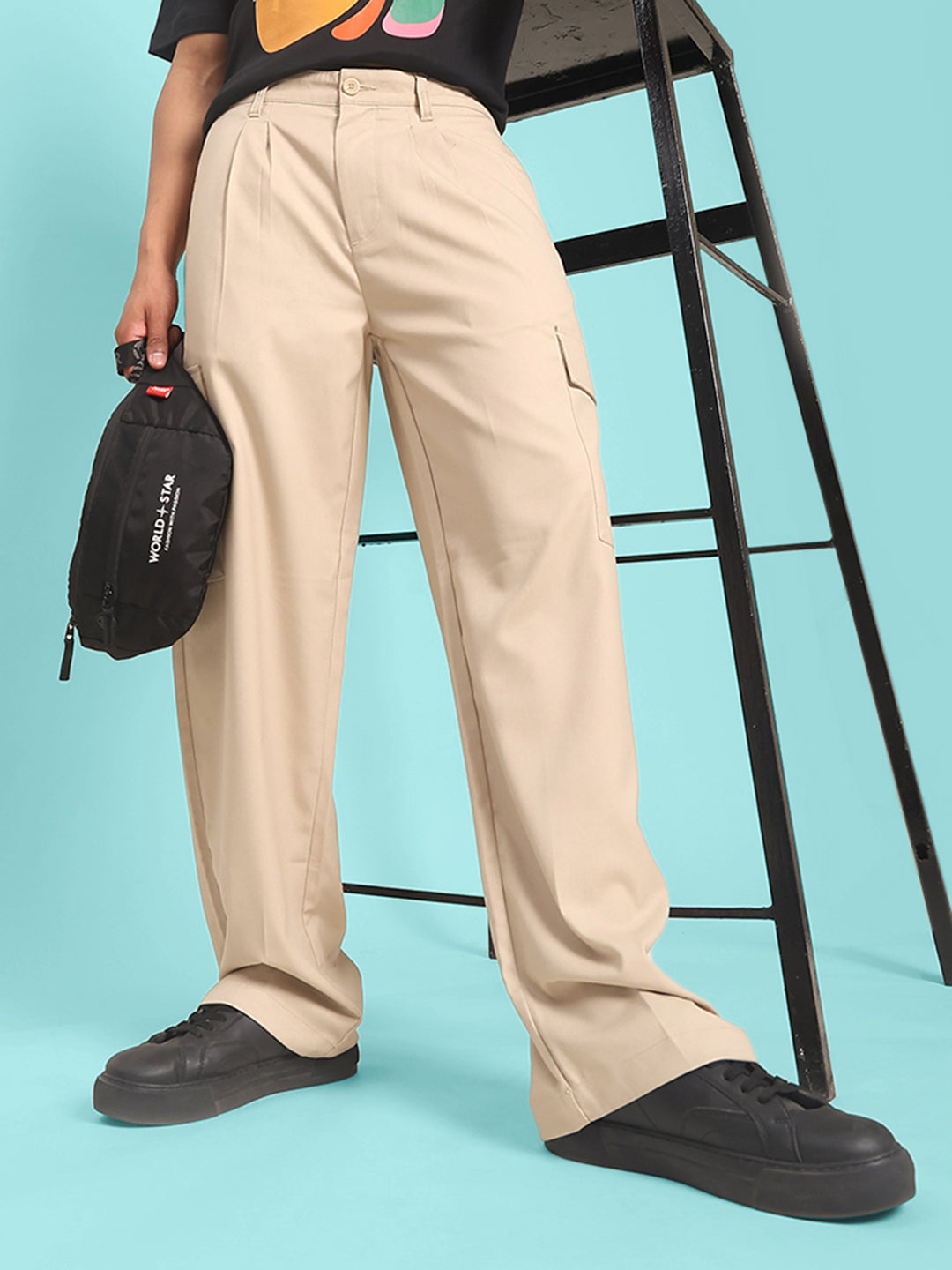 Men Korean Relaxed Fit High-Waisted Cargo Pants with Pleated Detailing