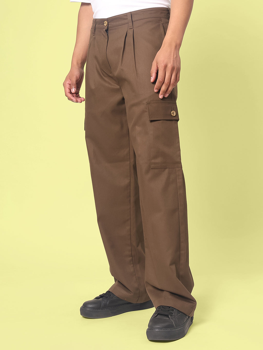 Men Korean Relaxed Fit High-Waisted Cargo Pants with Pleated Detailing