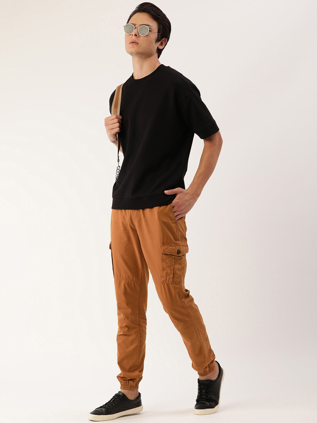 Men Dark Brown Regular Fit Solid Cargo Jogger