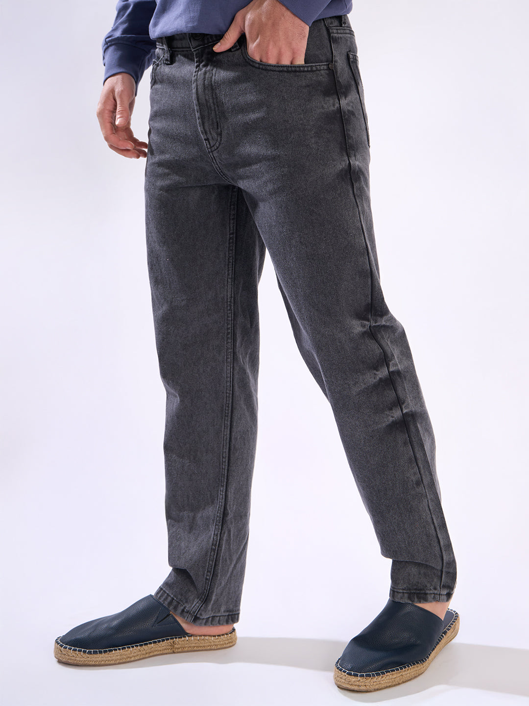 Men Charocal Straight Fit Ligth Fade Jeans