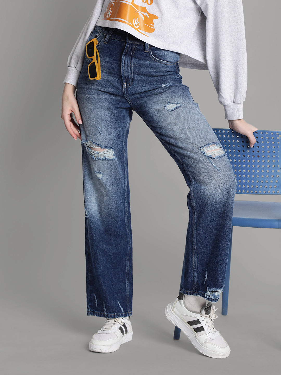 Women Blue Mildly Distressed Straight Fit Jeans