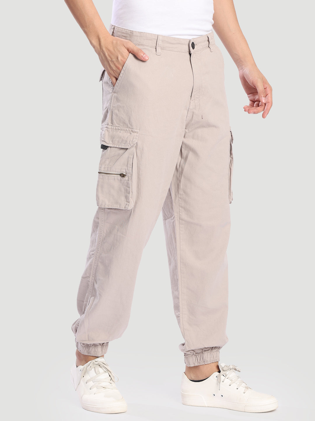 Mens cargo jogger with side pockets with zipper detaling