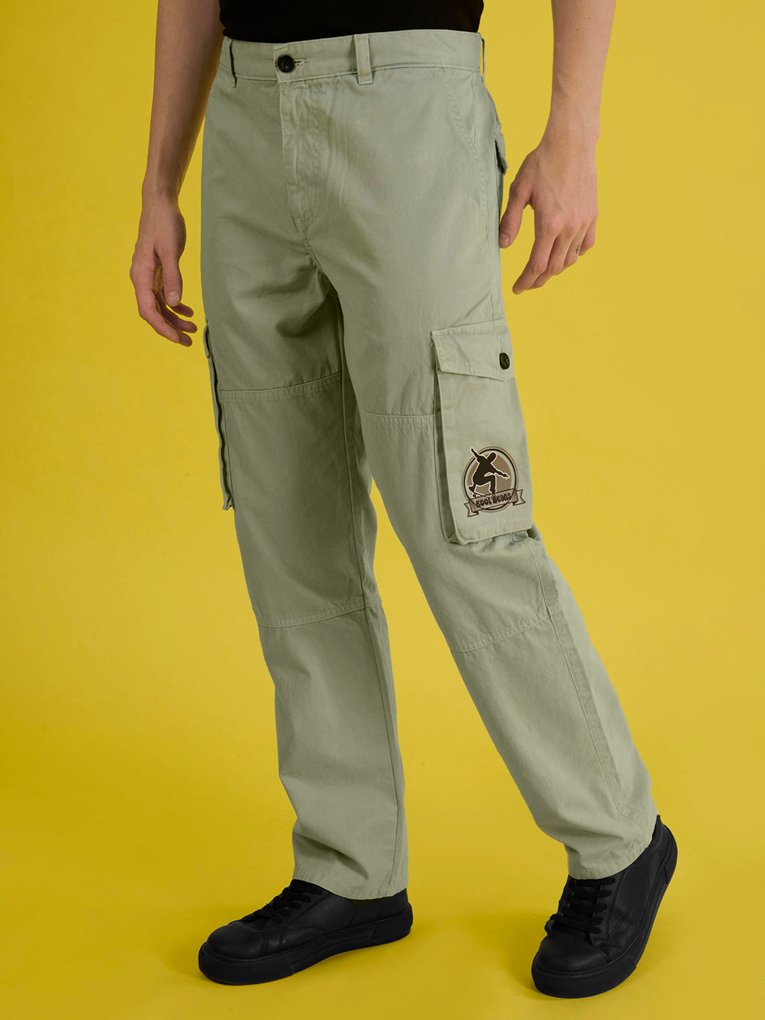 Men Straight Fit Cargo Trousers