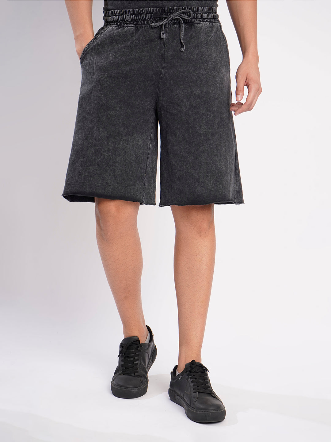 Men Black Acid wash Raw edge Shorts
