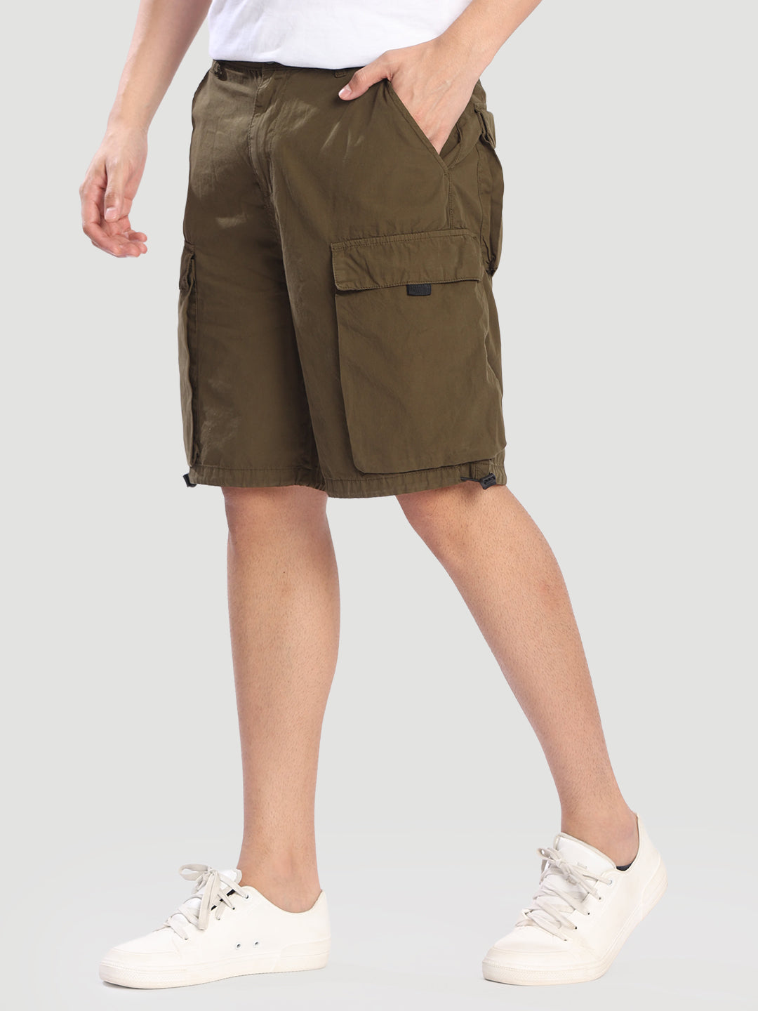 Men shorts with adjustable hem