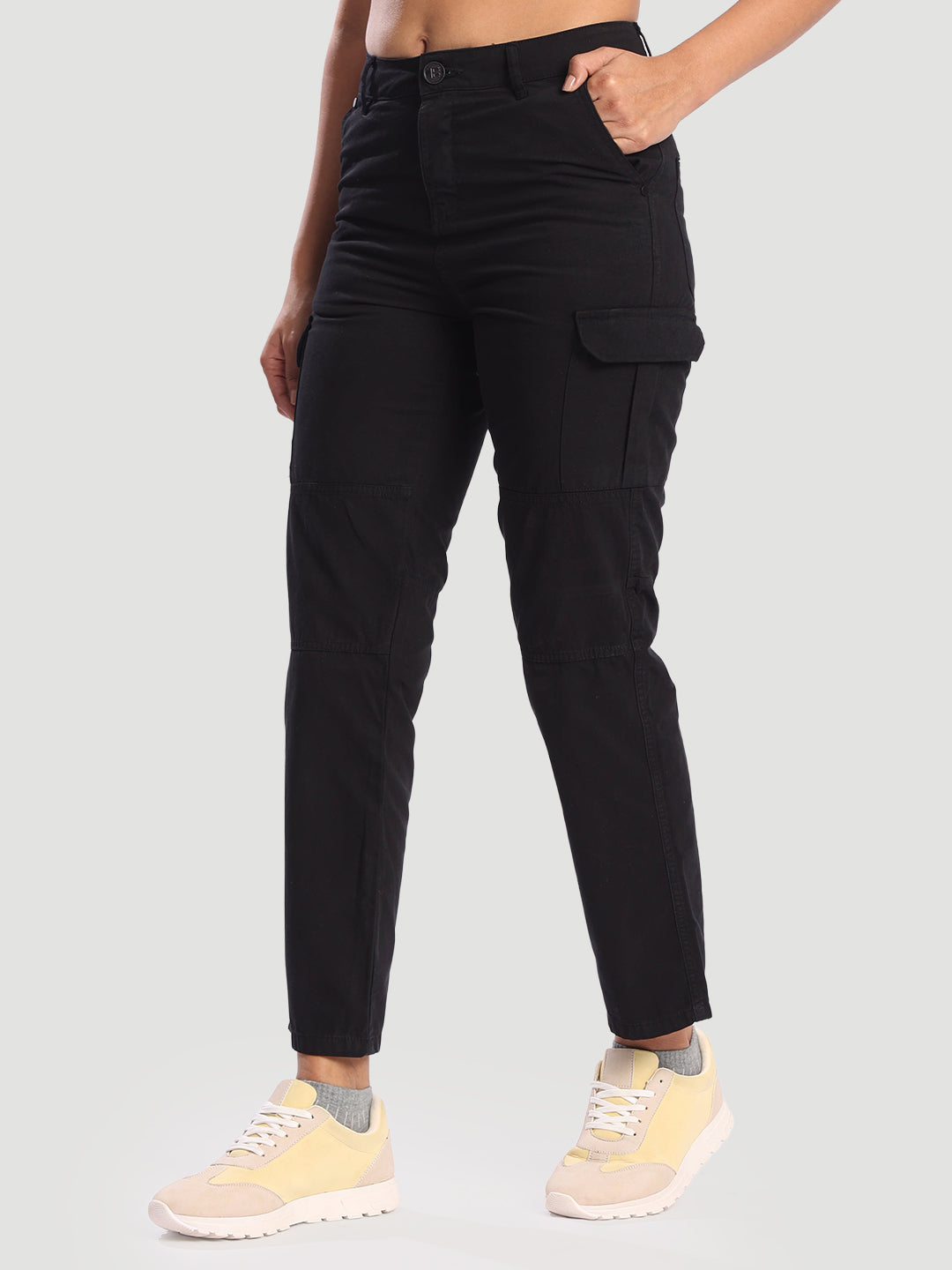 Women Brack Cargo Trousers