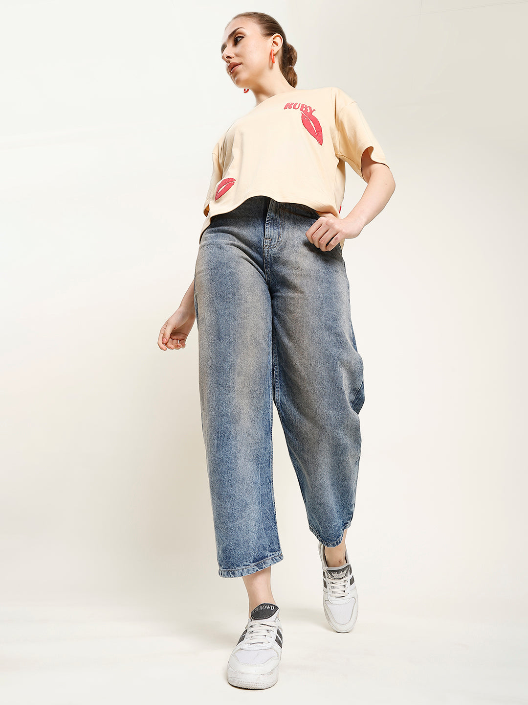 Women-tinted-Balloon-Fit-jeans