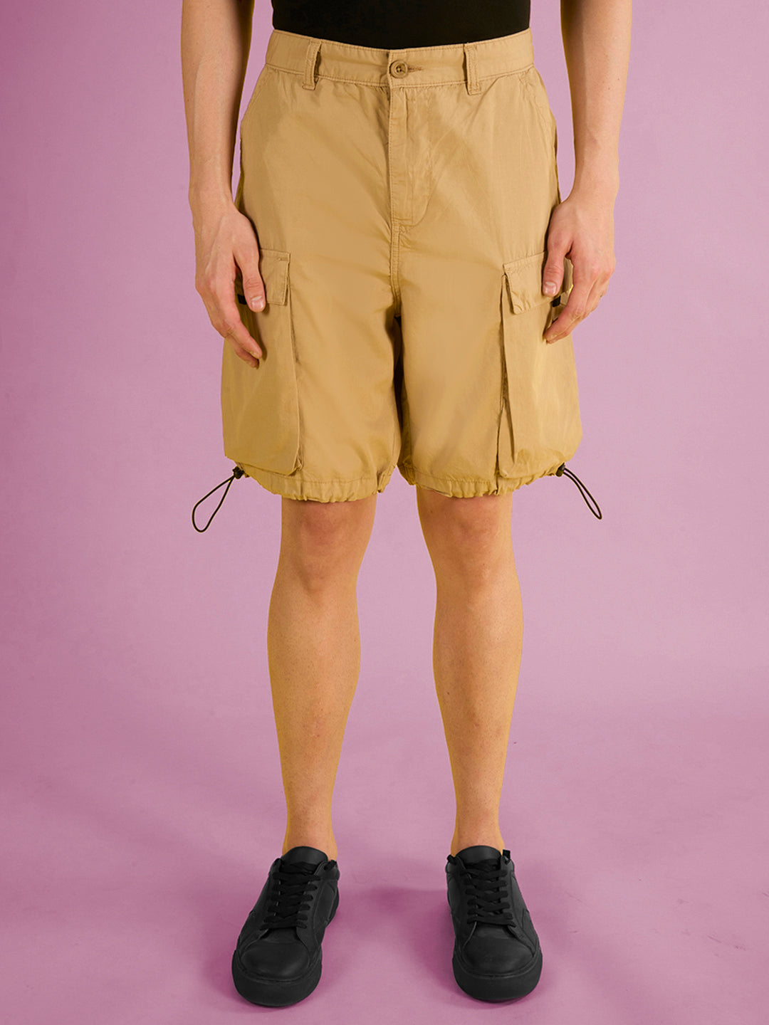 Men Solid Cargo shorts with adjustable hem