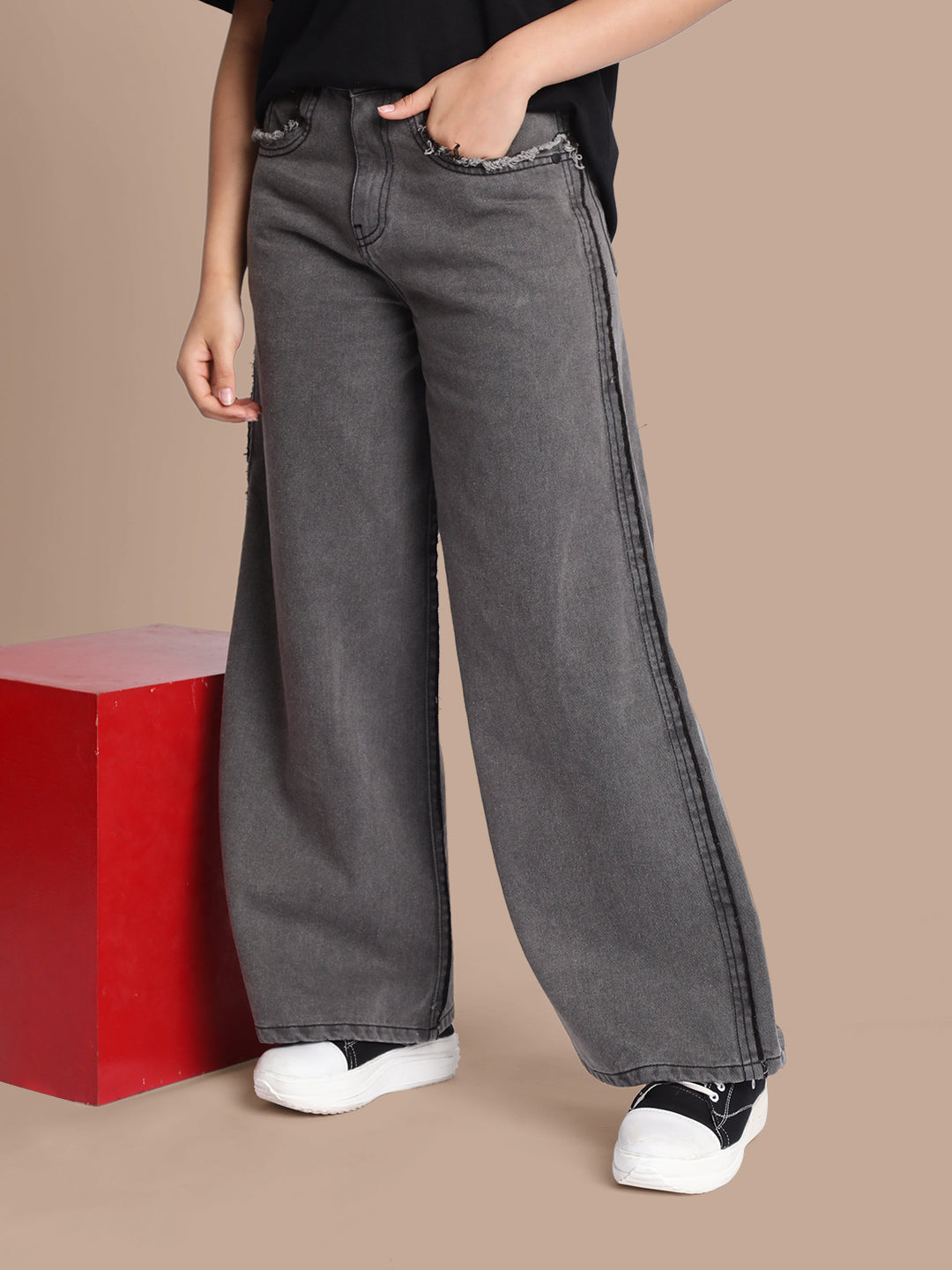 Women Grey Wide-Leg Jeans with Fraying Detail