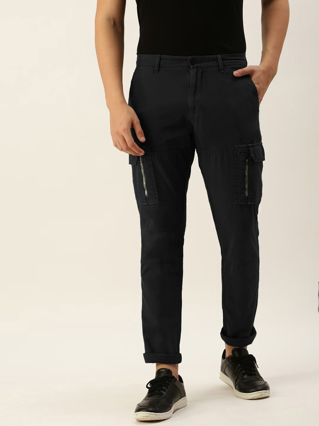 Men Black Slim Fit Solid Cargo Trouser