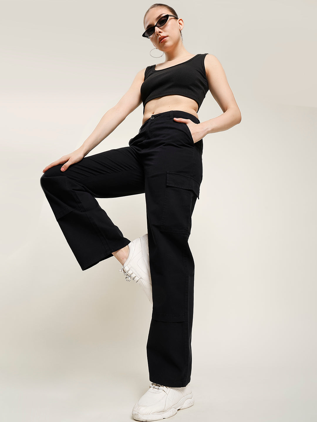 Women Solid Pure Cotton Cargo Trousers