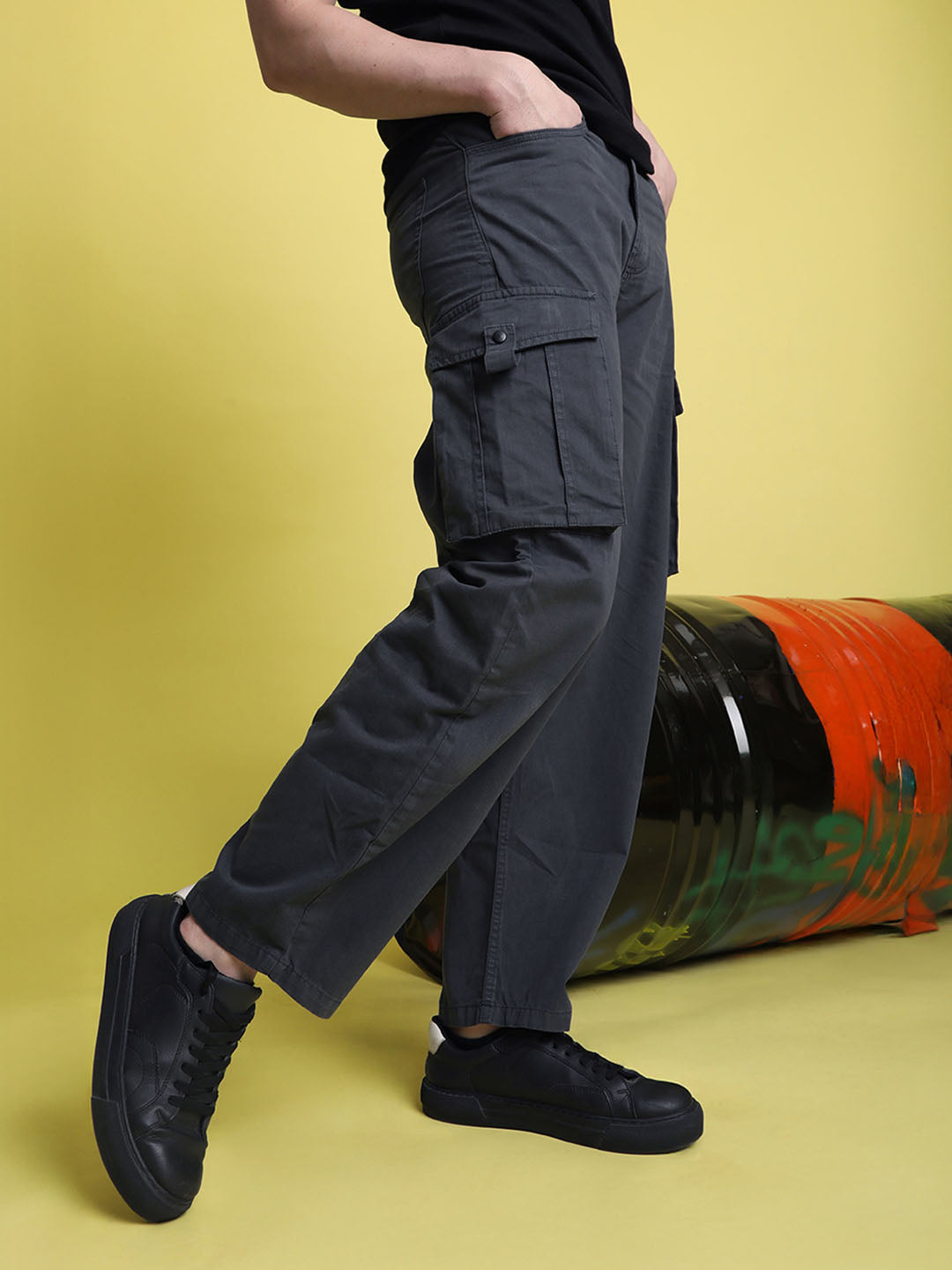 Men Dark Grey Baggy-Fit  Solid Cargos Trousers