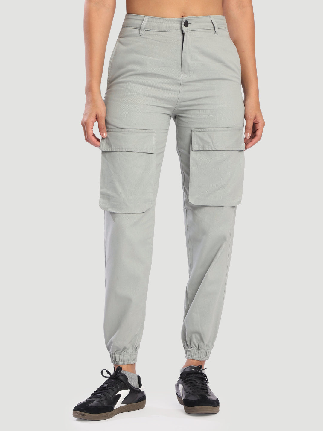 Women Grey cargo jogger with front pockets