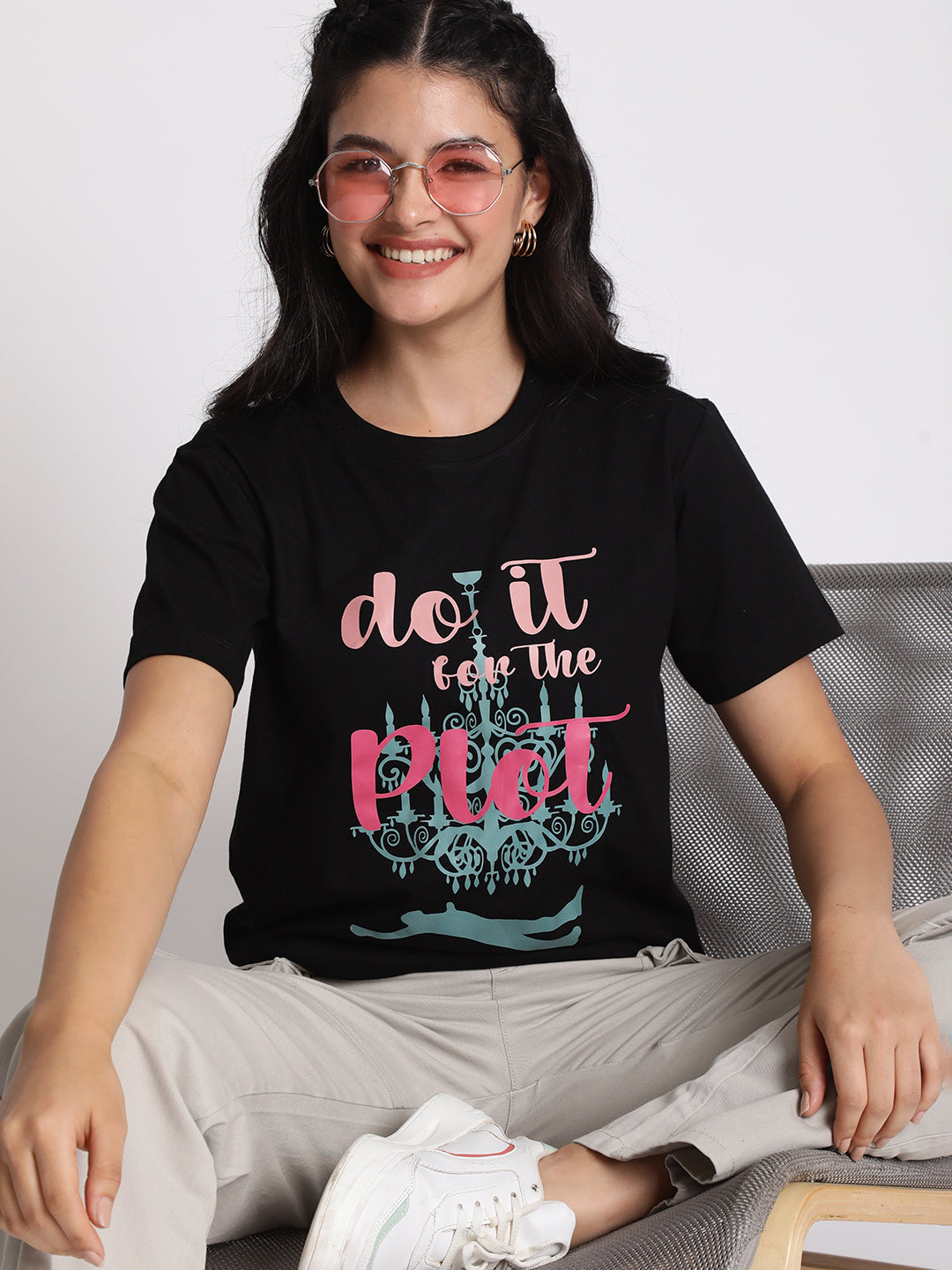 Women 'Do it For the Plot' Graphic Print Tshirt