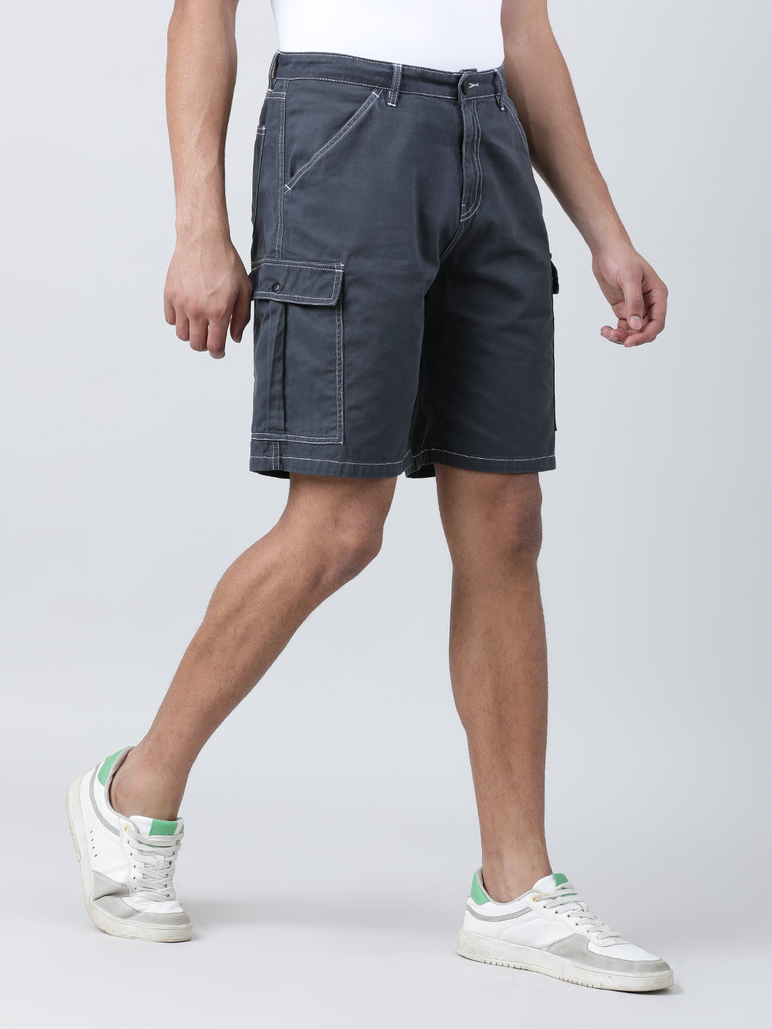 Men Dark Grey Relaxed Fit Pure Cotton Solid Cargo Shorts with Contrast Stitch