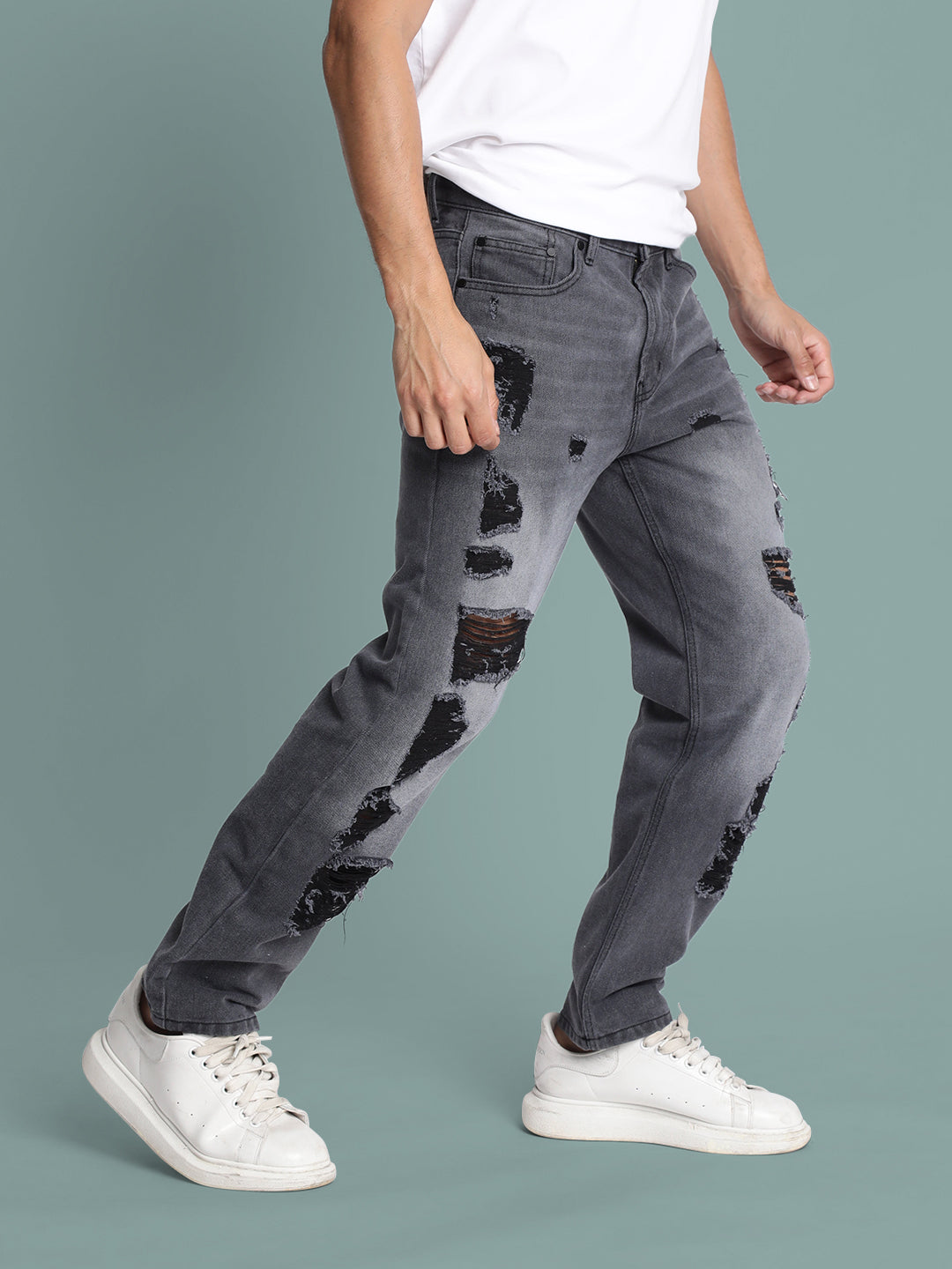 Men Grey Highly Distressed Relax Fit Jeans