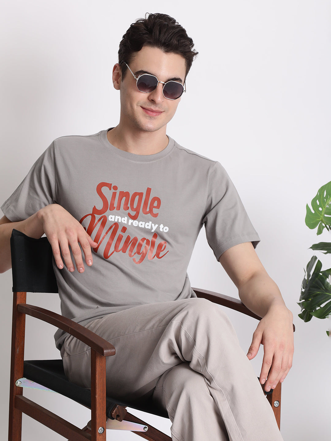 Men 'Single and Ready to Mingle' Typography Printed Tshirt