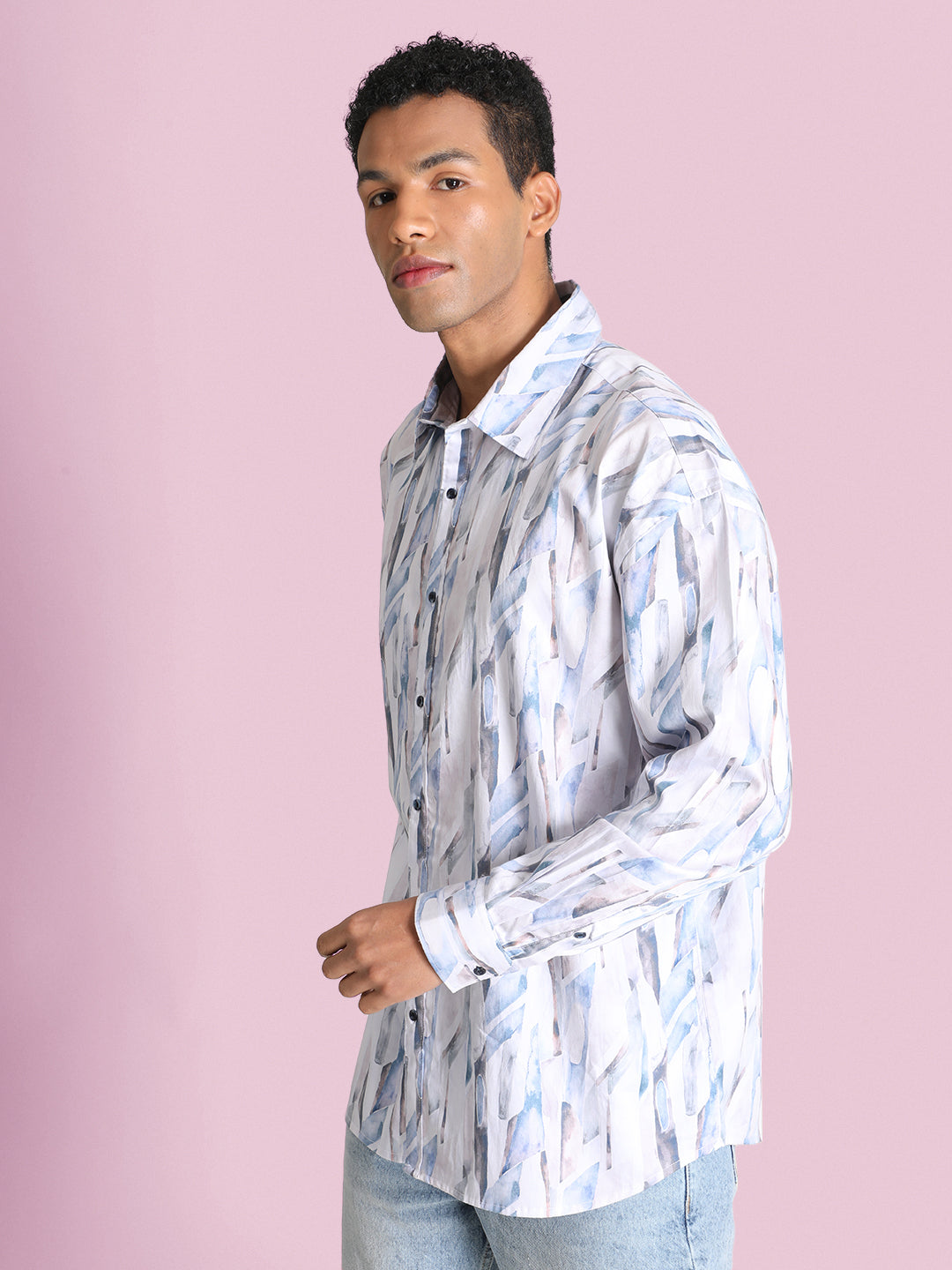 Men White/Blue Regular fit Printed Casual Shirt