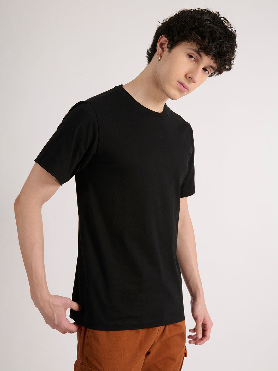 Men Black Coloured 100% Cotton  Round Neck Solid T Shirts