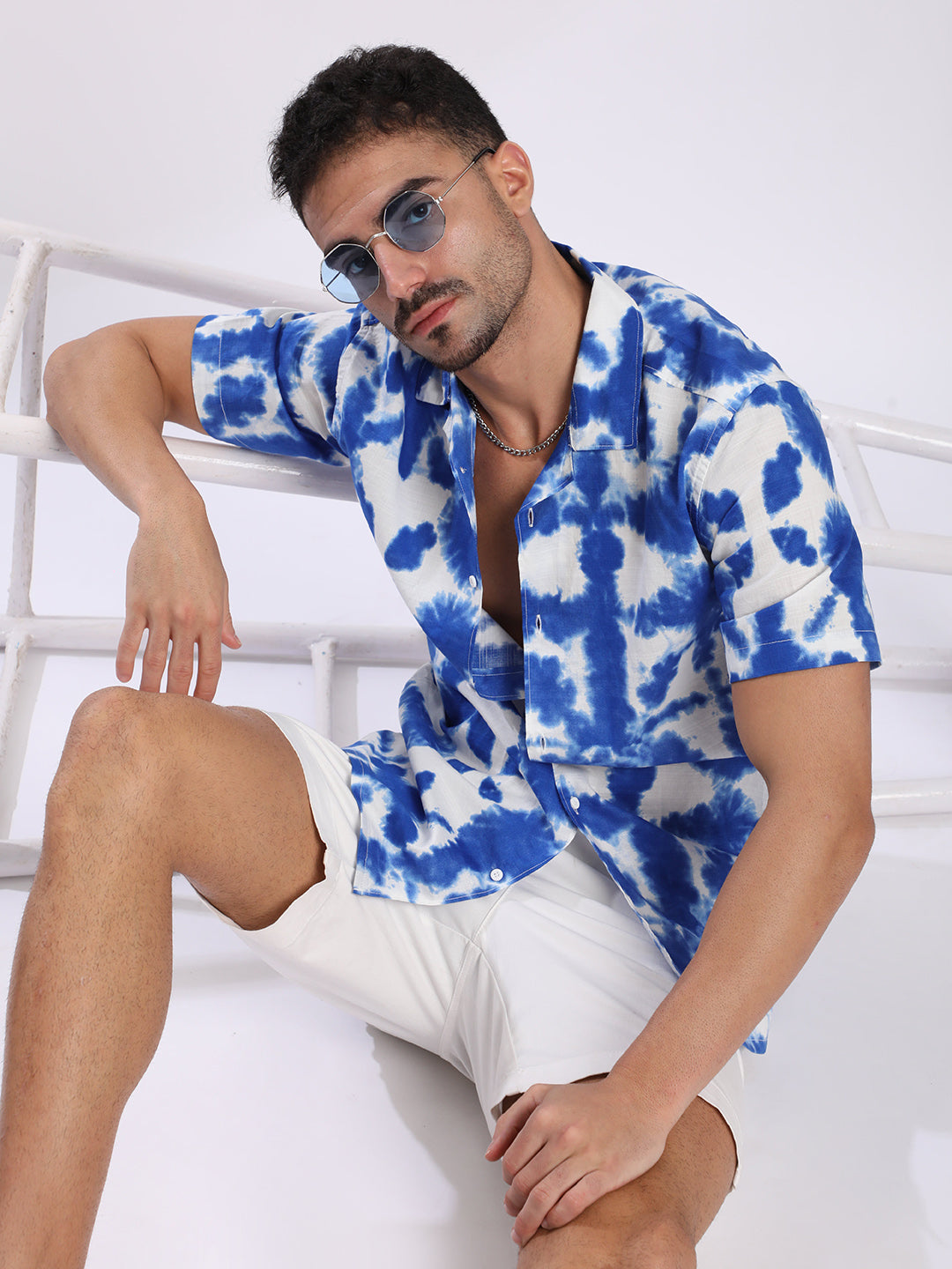 Men Blue and White Tie nad Dye Print Shirt