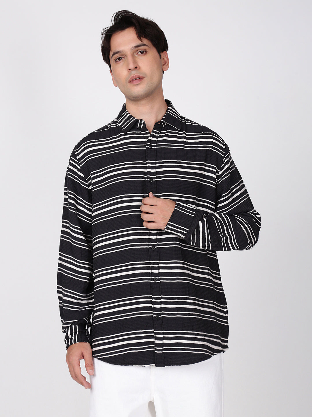 Men Black and White Horizonatal Striped Shirt