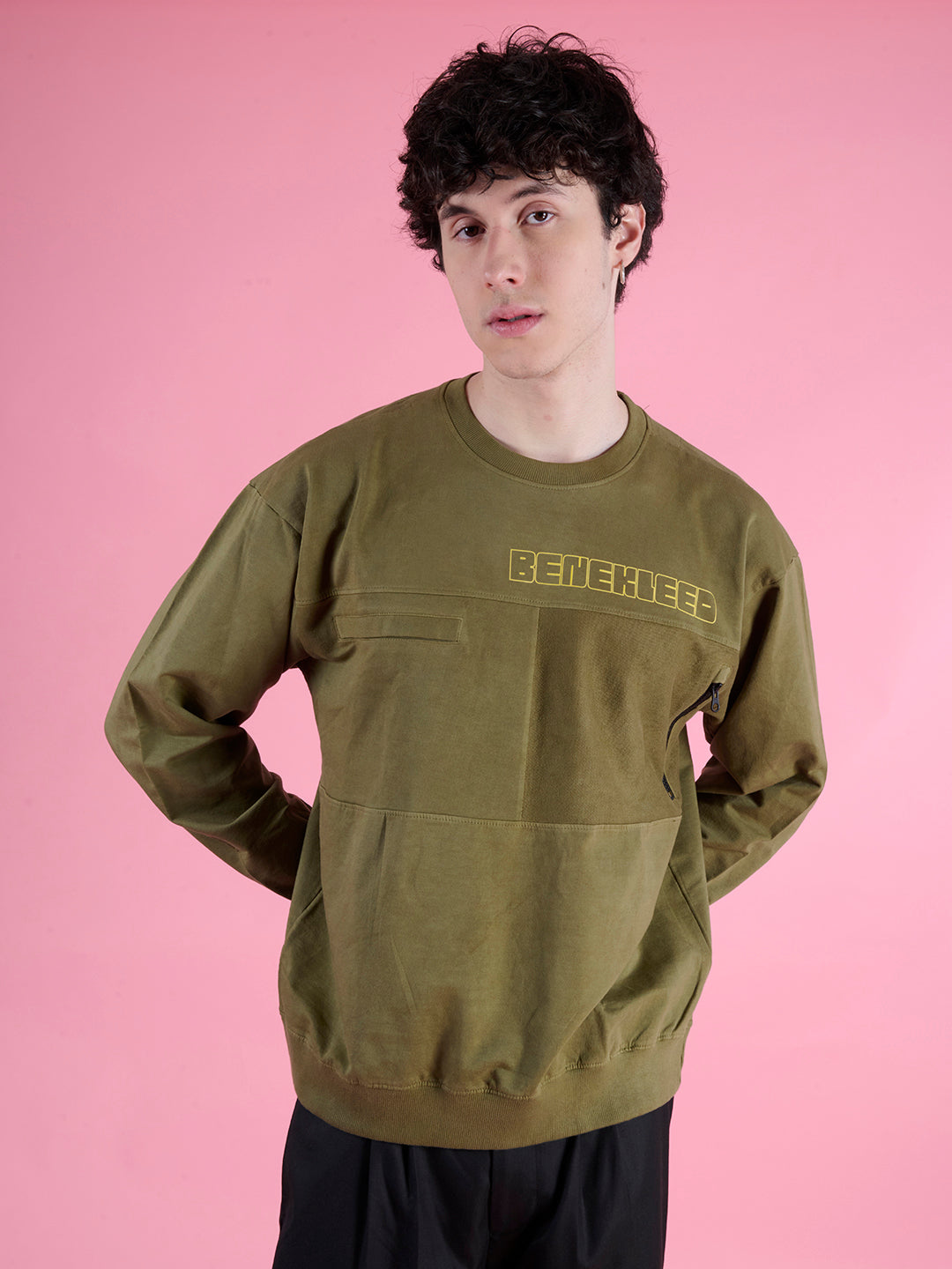 Men Relaxed Fit Olive Sweatshirts