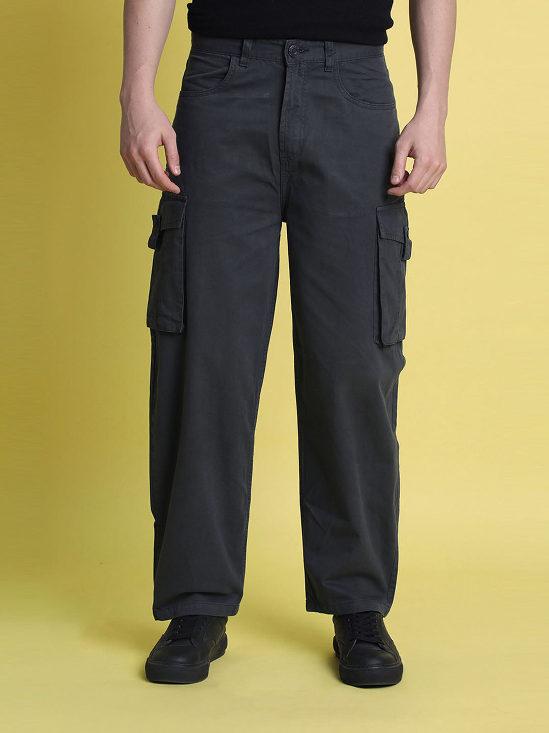 Men Dark Grey Baggy-Fit  Solid Cargos Trousers