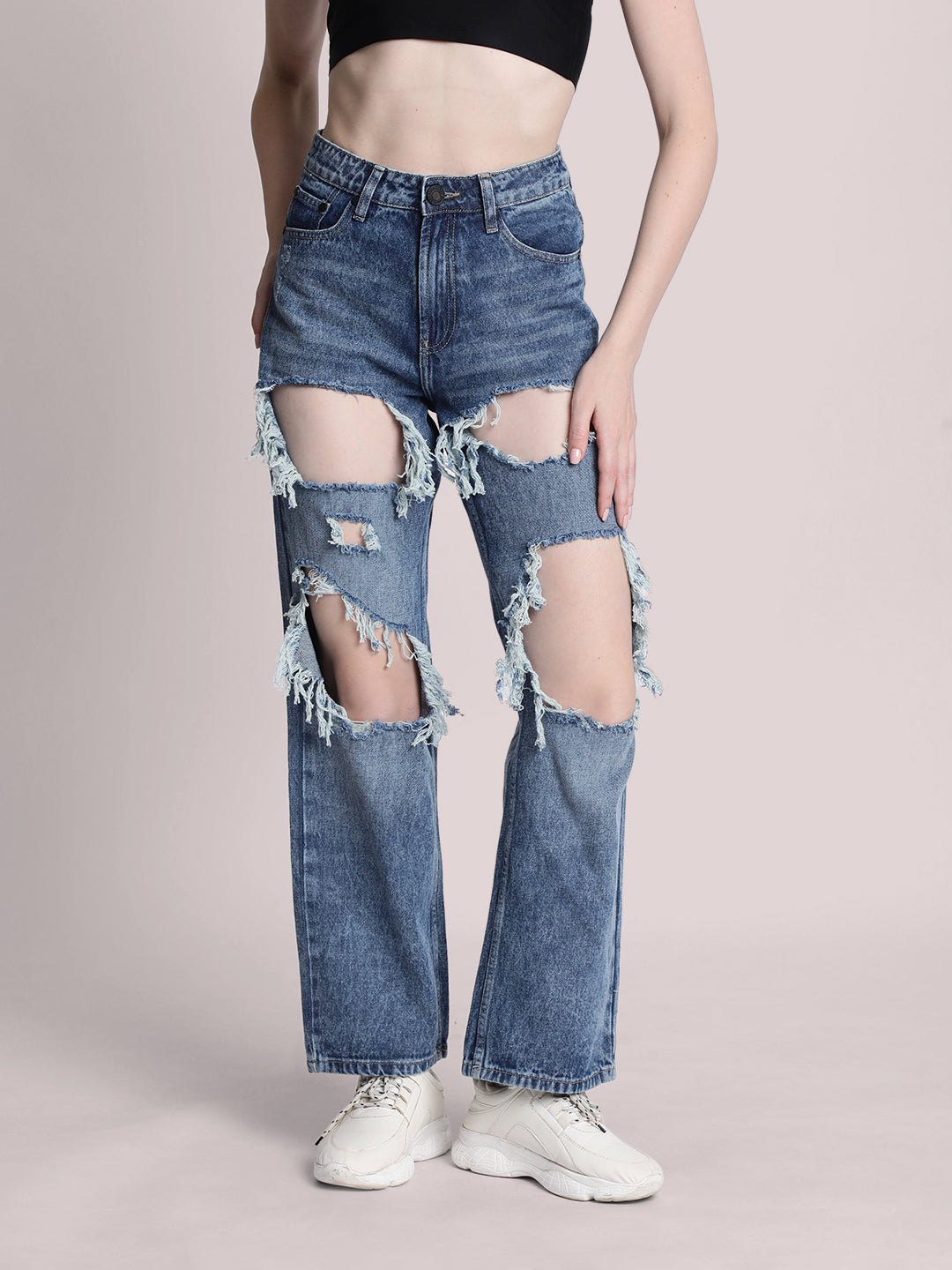 Women Heavly distressed Troned Straight Fit Jeans