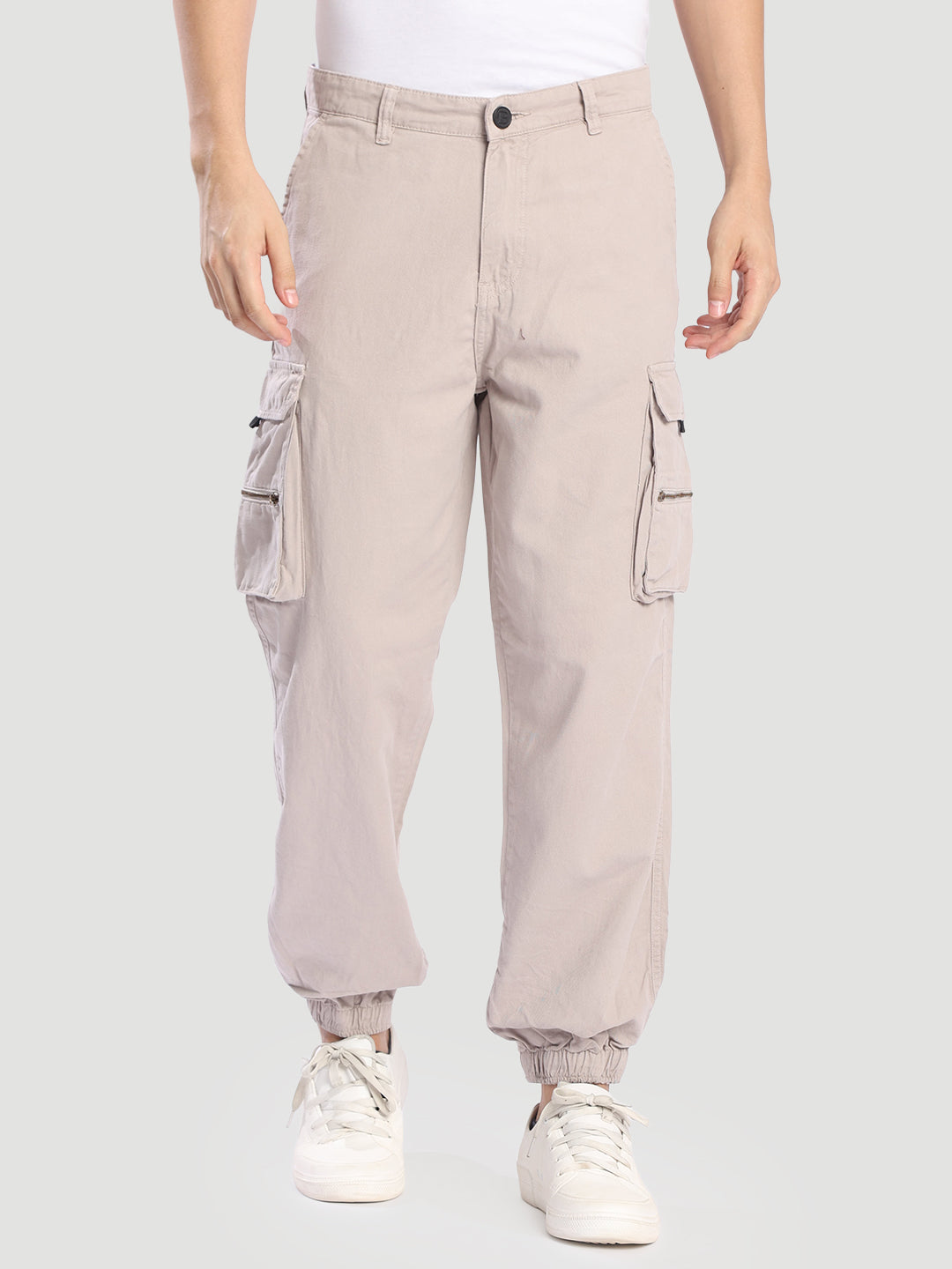 Mens cargo jogger with side pockets with zipper detaling