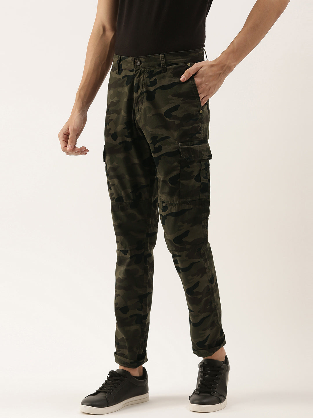 Men Olive Slim Fit Camouflage Printed Cargo Trouser