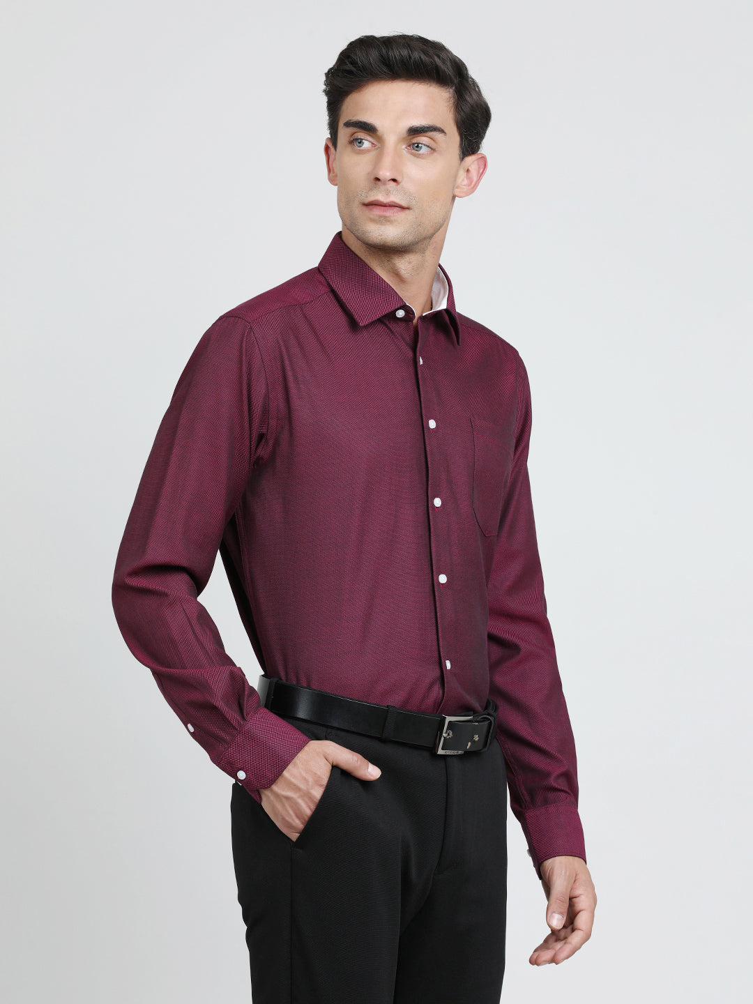 Men Magenta Regular Fit Textured Poly Cotton Formal Shirt