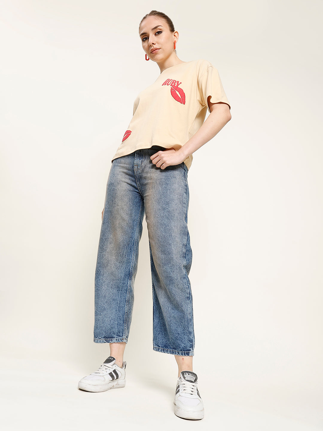 Women-tinted-Balloon-Fit-jeans