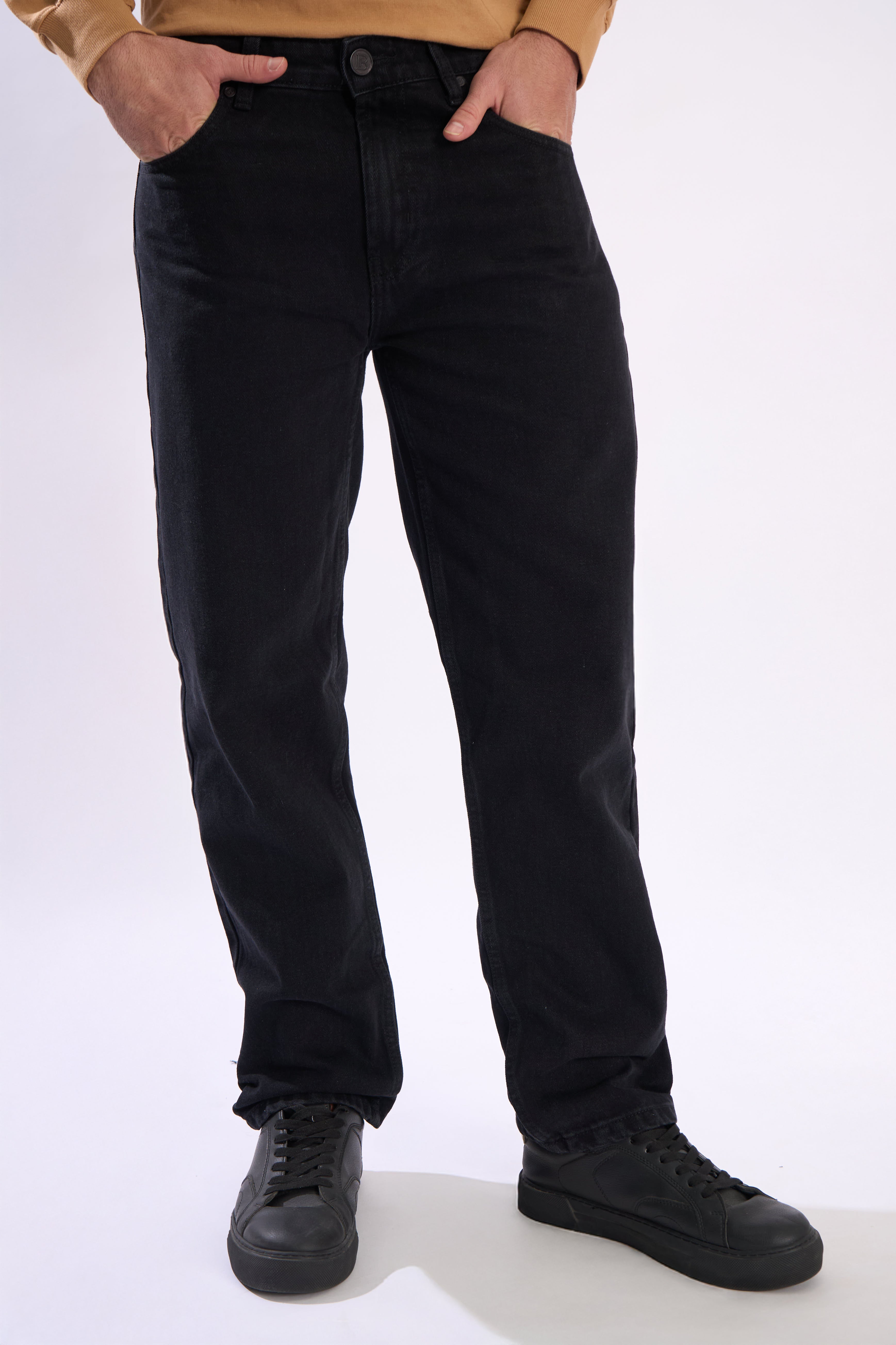 Men Charocal Straight Fit Jeans