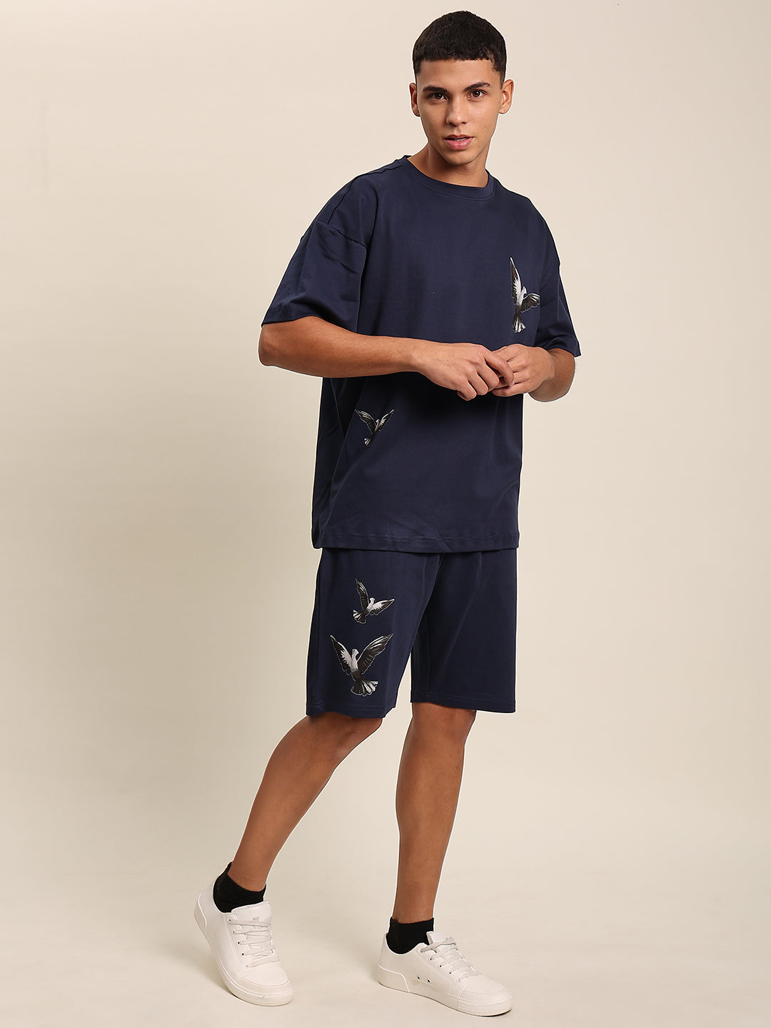 Men-Bird-Graphic-Oversized-Shorts