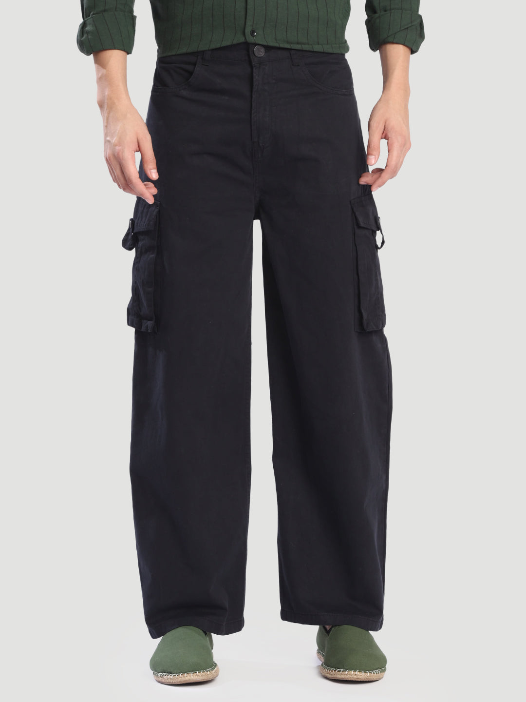Mens cargo trouser in baggy fit