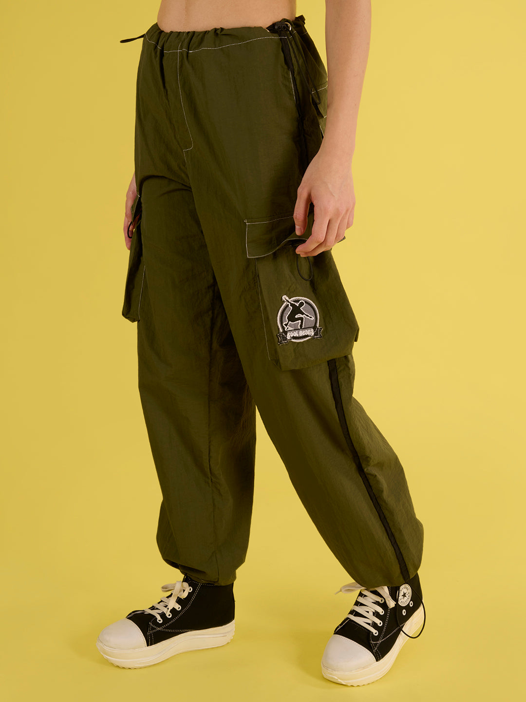 Women Classic Loose Fit High-Rise Cargos Trousers