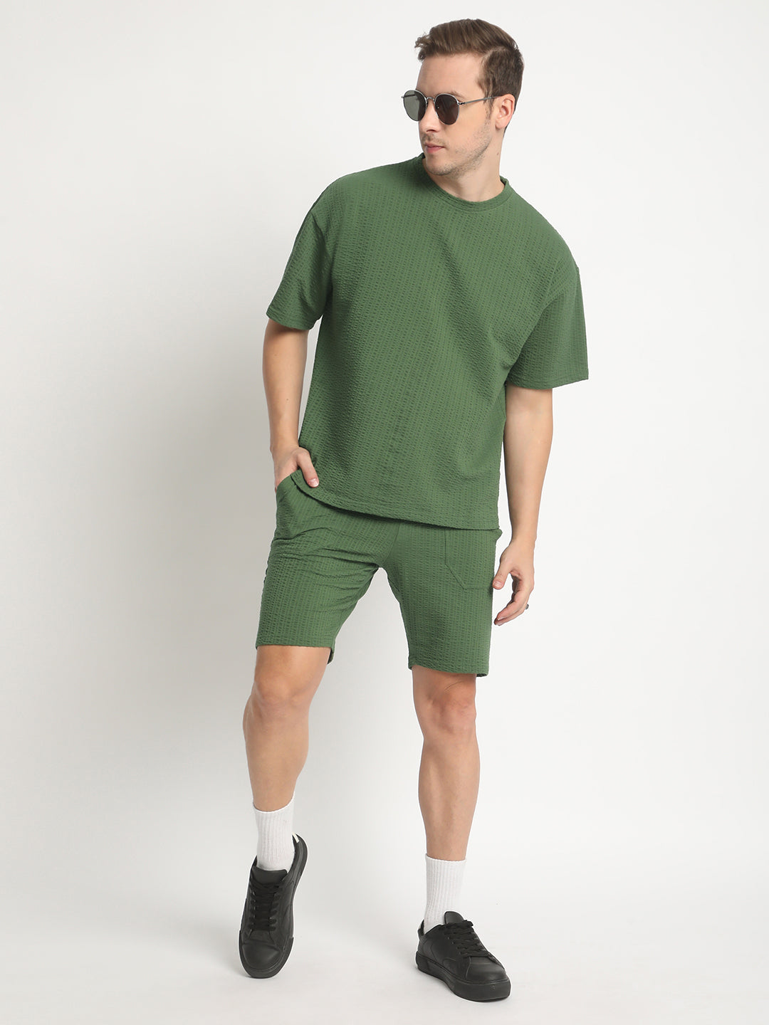 Men Bottle Green Regular Fit Knitted Seersucker Solid Casual Shorts