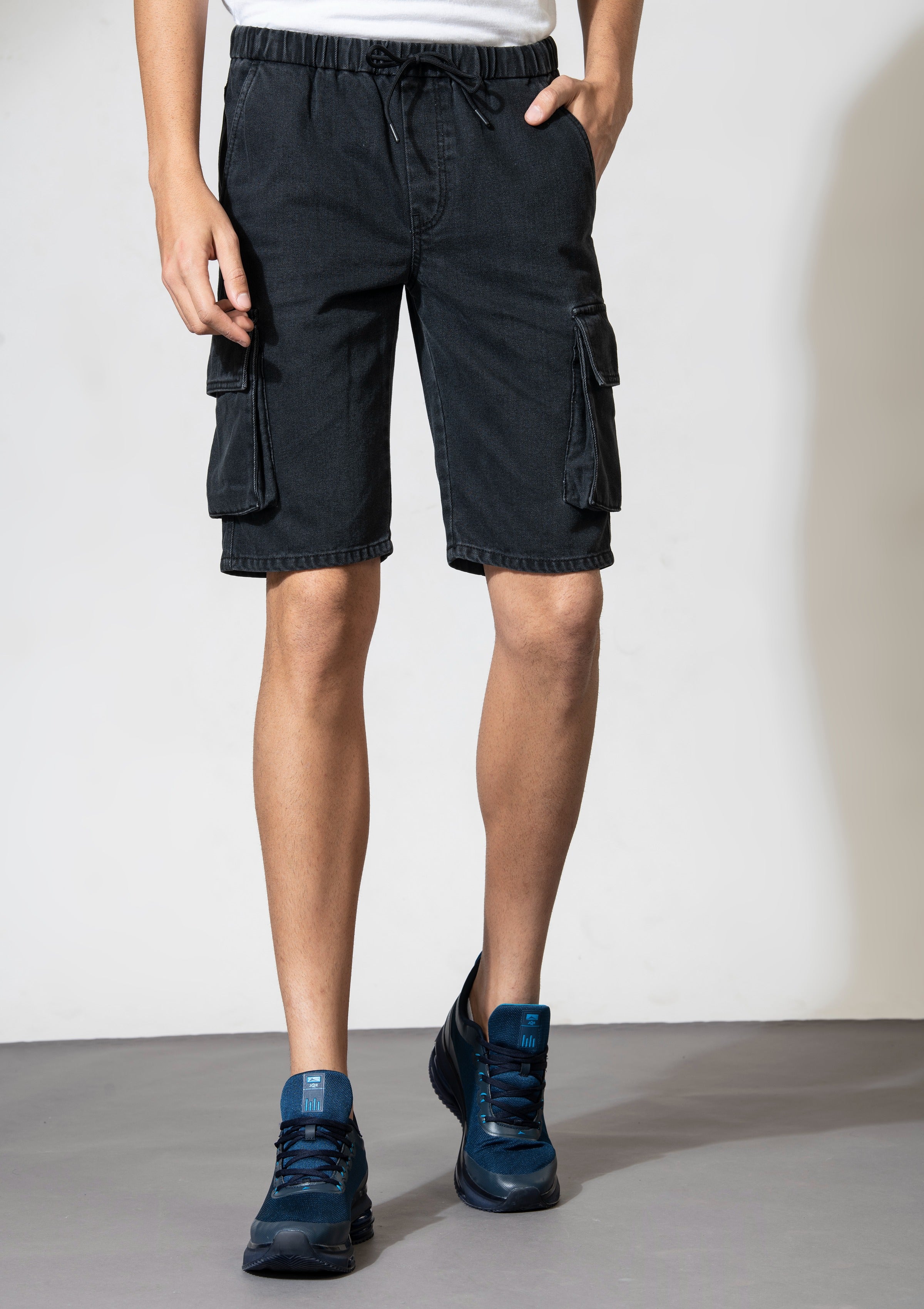 Men Charcoal Slim Fit Solid Denim Cargo Shorts