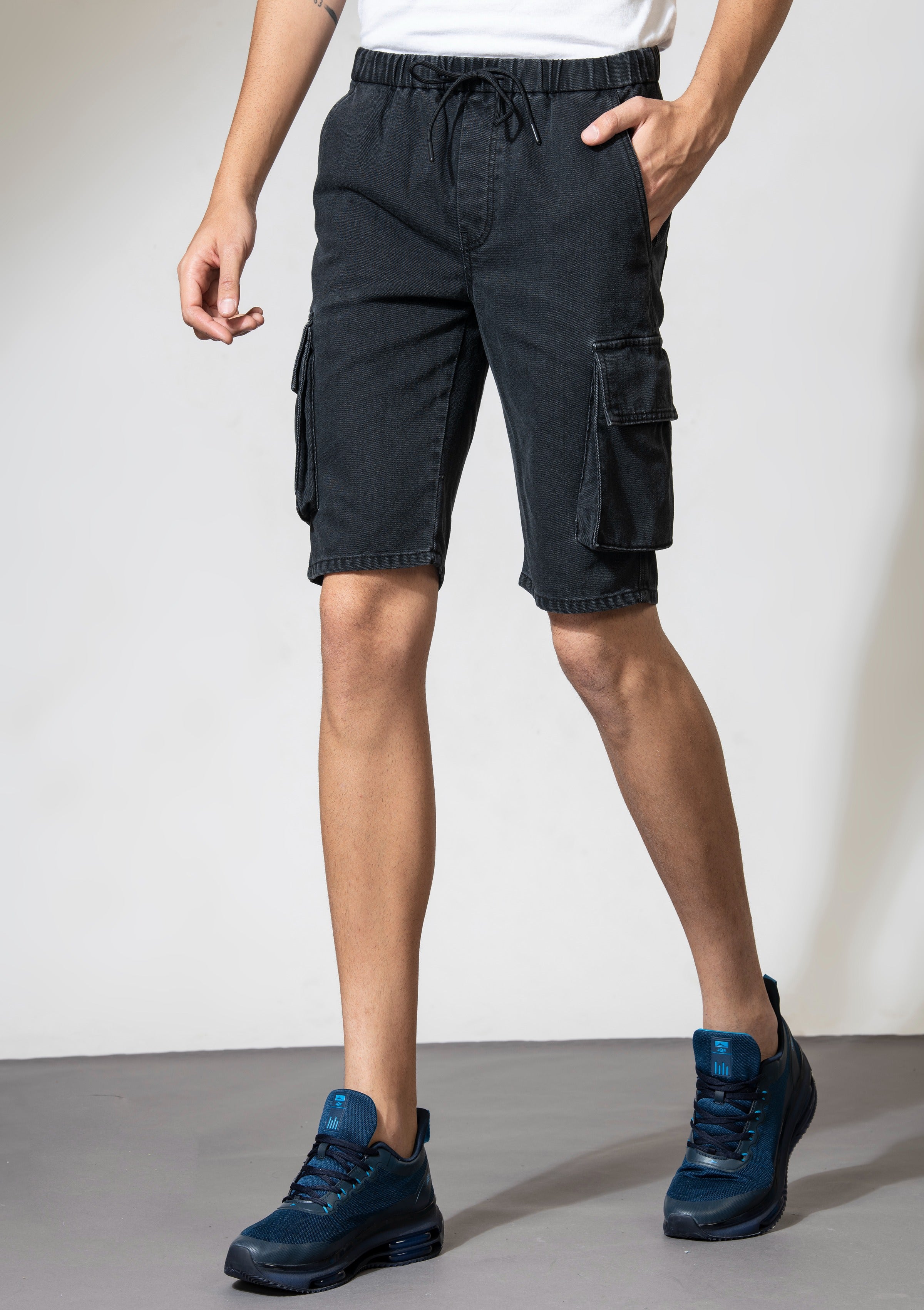 Men Charcoal Slim Fit Solid Denim Cargo Shorts